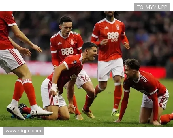 波尔图迎战强敌,精彩对决引爆足球激情,胜负悬念十足 波尔图迎战强敌,精彩对决引爆足球激情,胜负悬念十足